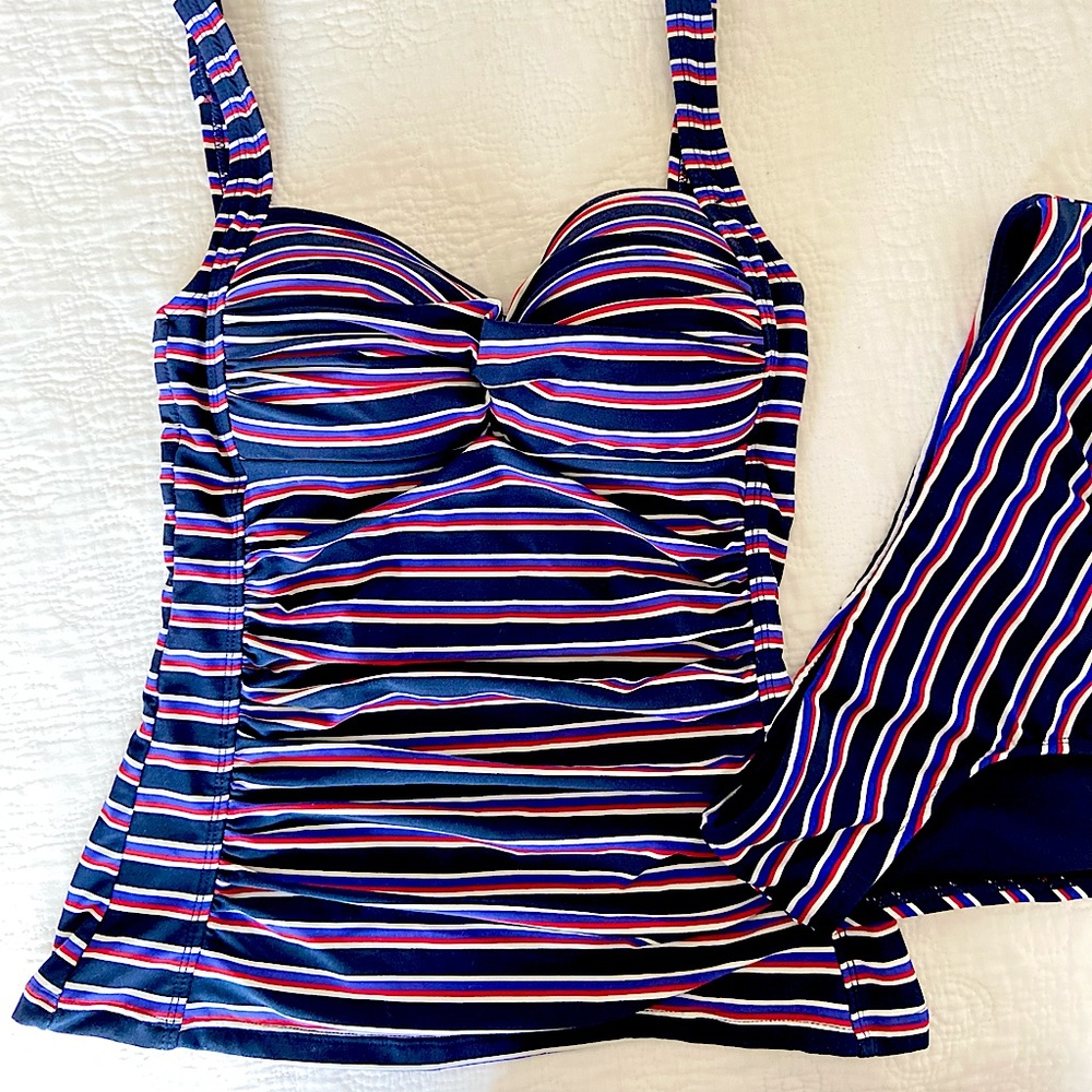 NIPTUCK Two Pieces Tankini Swimming Suit. Great Condition.
